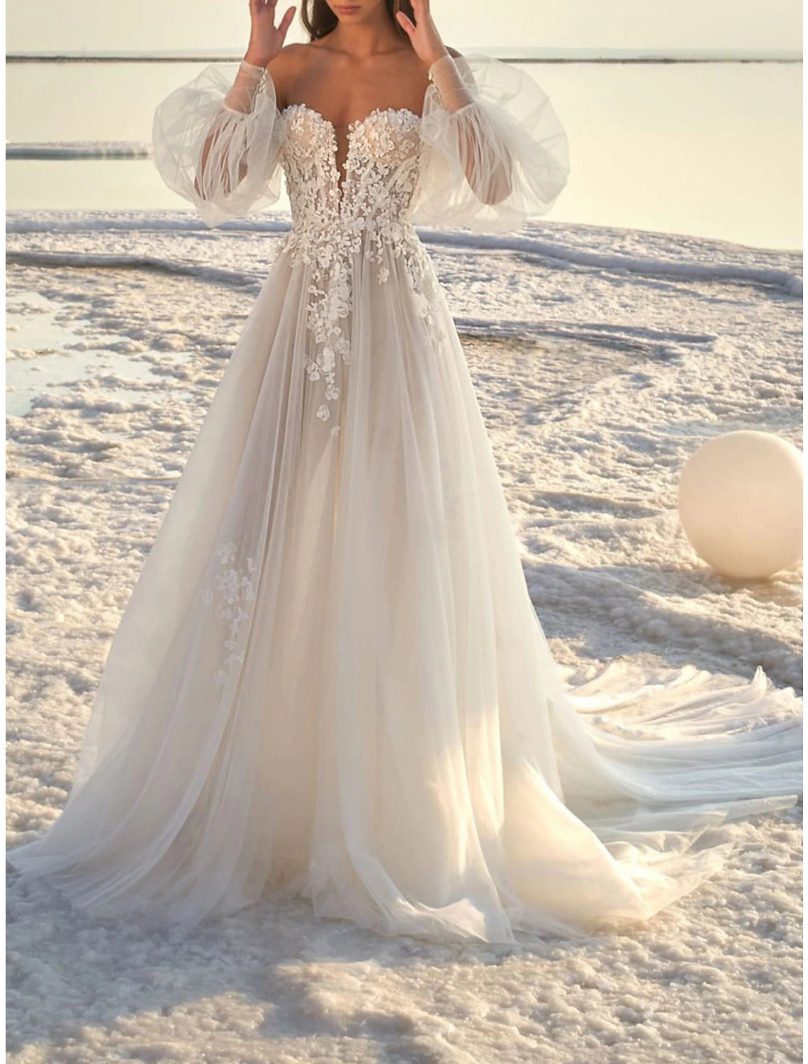 Beach Formal Wedding Dresses A-Line Off Shoulder Long Sleeve Court Train Lace Bridal Gowns With Appliques Soft Wedding Gown