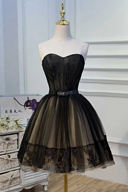 A-Line Black Lace Sweetheart Homecoming Dress Off-the-shoulder Lace