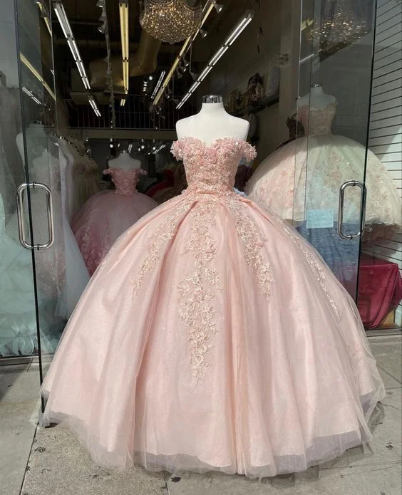 Off The Shoulder Pink Quinceanera Dresses Lace Applique Sweet 16 Dress Ball Gown Y395 Lace Gown Style